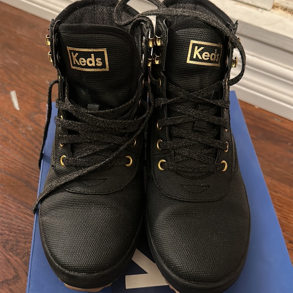 Keds women’s boots. Worn a handful of times. Great condition
